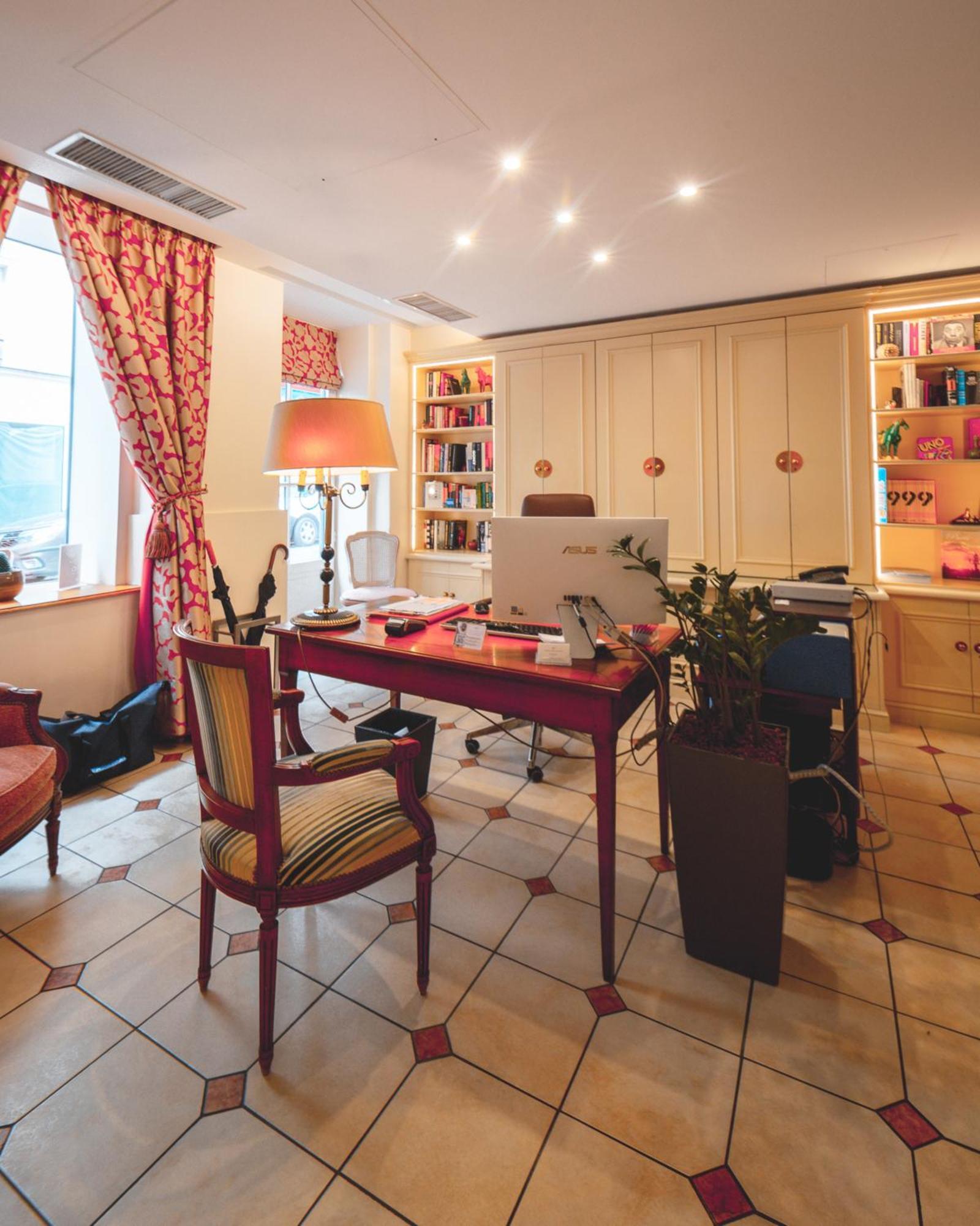 Le Relais Montmartre 4*